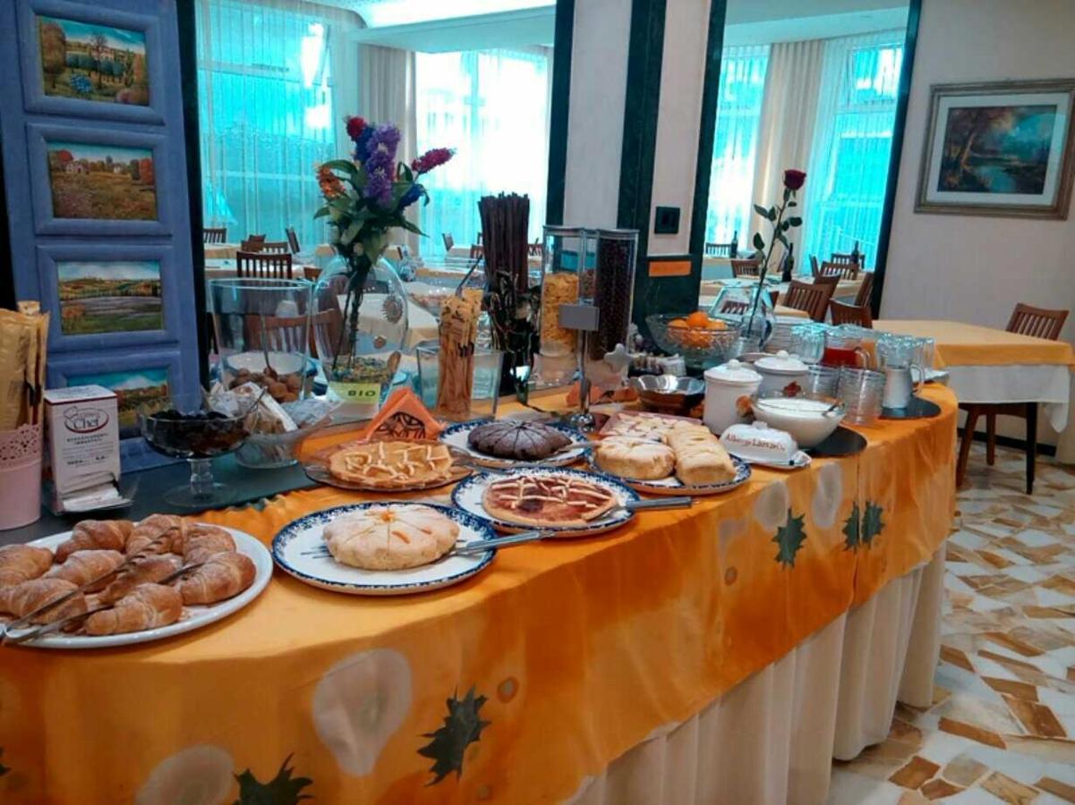 Hotel Lazzarini Bellaria-Igea Marina Cameră foto
